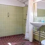 2 Bedroom Stunning In Apartment Allinge-Sandvig