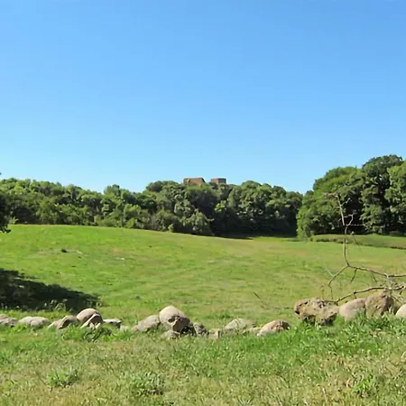 Apartment 2 Bedroom Stunning In