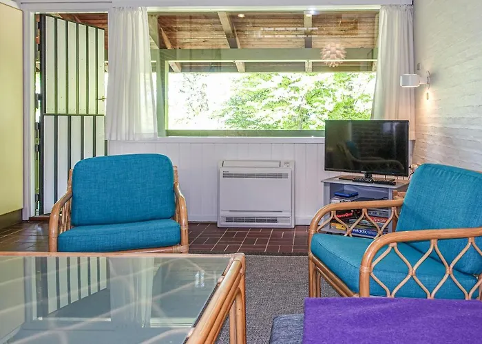 2 Bedroom Stunning In * إلينغه